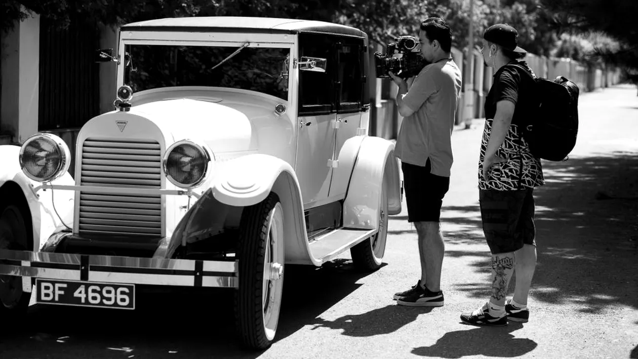 VIDEO | Mașina lui Al Capone, în cel mai nou videoclip lansat de Loulou, iubita lui Lazarus!