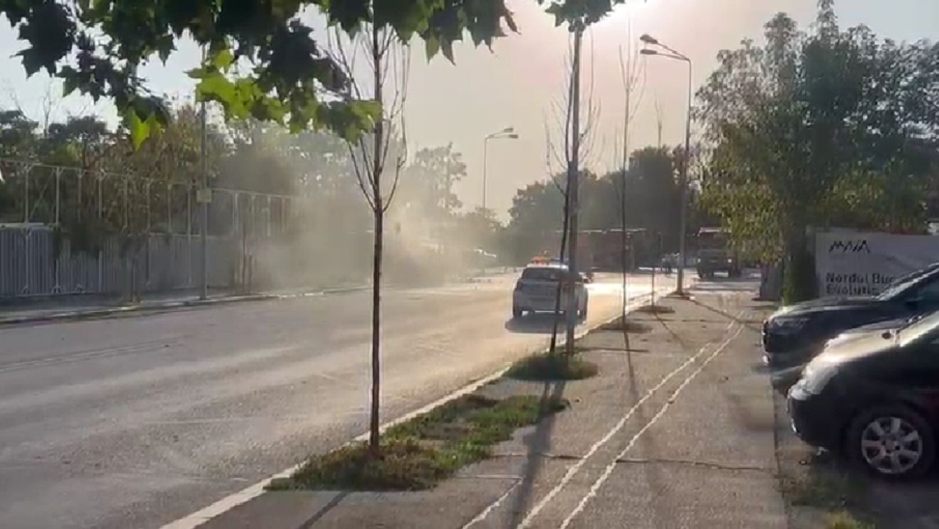 Explozie în București! Toată zona fostului restaurant Doi Cocoși s-a umplut de fum instant. Ce a ars