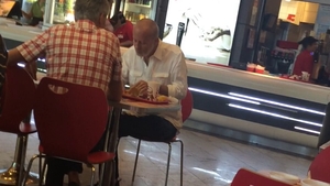Primele imagini cu Andrei Gheorghe dupa ce a divortat! A albit este slabit si pare ca nu se mai ingrijeste de sanatatea lui!