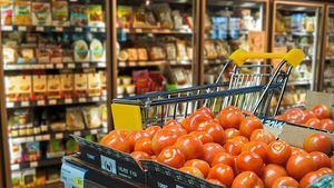 Supermarketul care a impus o taxă de 12 euro pentru a intra în el. Cine a luat această decizie aberantă
