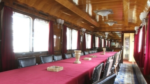 Galerie foto de senzatie din luxosul tren regal! Ce crezi, iti permiti sa-l inchiriezi?