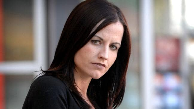 Noi detalii despre moartea cântăreței Dolores O’Riordan: a murit înecată în cadă, intoxicată cu alcool