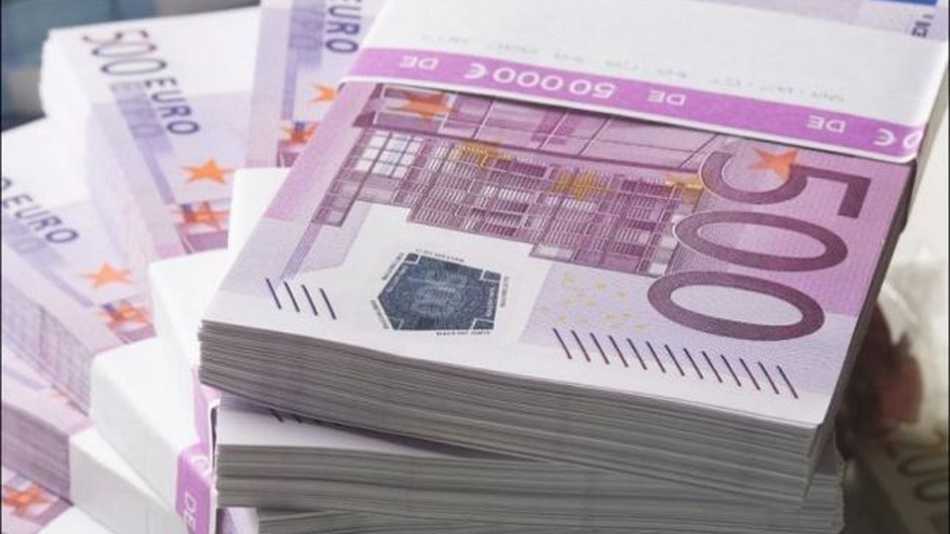 Uluitor! Această bancnotă a fost retrasă de pe piață din cauza teroriștilor!