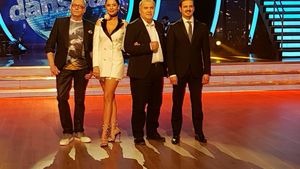 Informaţii exclusive confirmă de ce, deşi se urăsc de moarte, au bătut un pas în retragere. De ce Mihaela Rădulescu nu a mai atacat-o pe Andreea Marin în “Uite cine dansează”! Motivul este tare de tot!