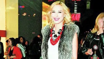 Stilista Dana Budeanu a alcatuit topurile sfarsitului de an! Iulia Vantur, cel mai prost imbracata vedeta in 2011