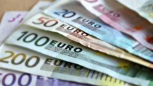 Cum a fost păcălit de 800 de euro un bărbat care muncește în Germania de femeia ”visurilor” sale: ”Mi-a trimis un filmuleț fals!”