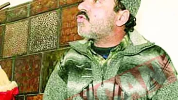 Elevi si parinti, batuti de un profesor