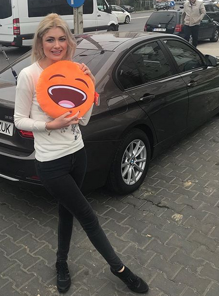 Anorexica Flavia Apostol se mărită! Cum arată acum vedeta TV