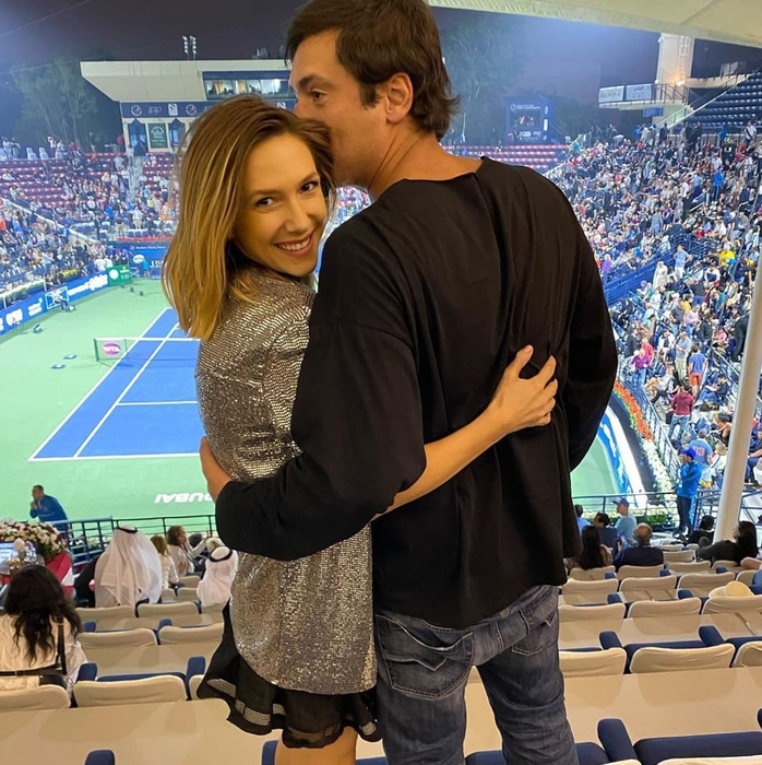 Radu Vâlcan s-a reunit cu familia, după 14 zile de izolare! Cum l-a așteptat Adela Popescu