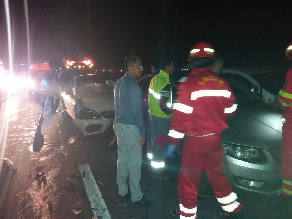 Accident în lanț pe A1! Cinci mașini sunt implicate în carambol