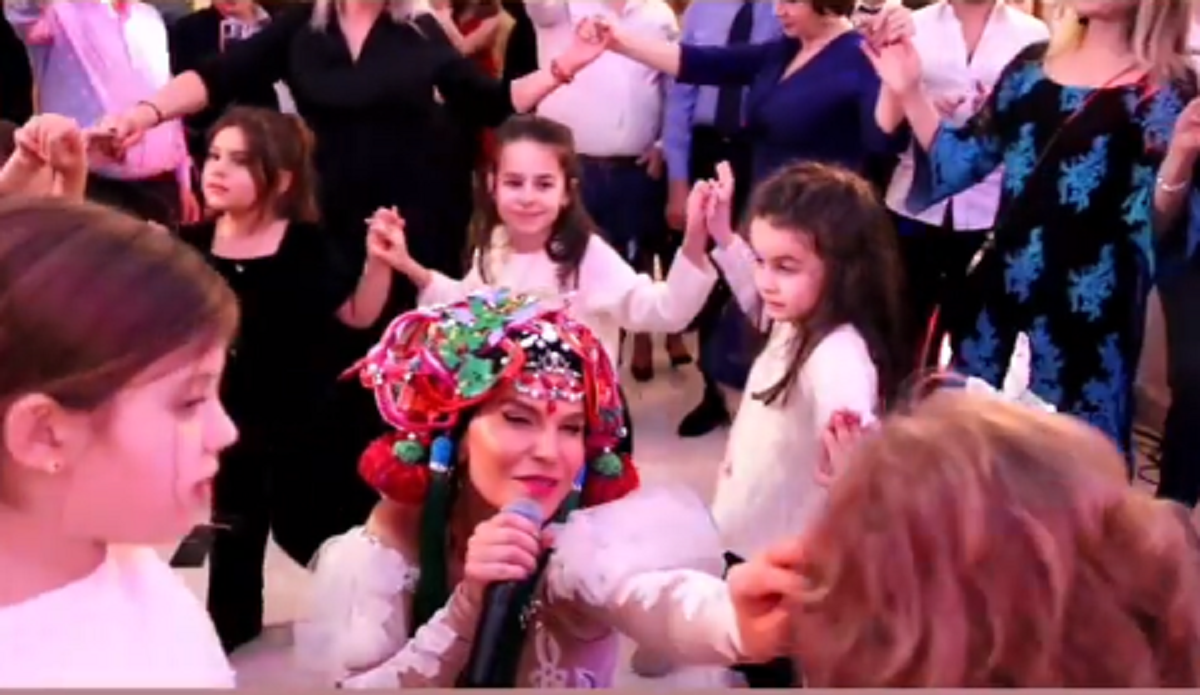 Au apus vremurile bune! Anna Lesko a petrecut Revelionul în mașină, în fața unui hotel din Sinaia