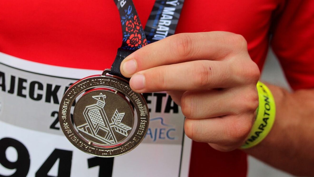 Câți bani poate câștiga, după retragere, un campion mondial sau olimpic în România. Renta viageră se acordă după anumite criterii