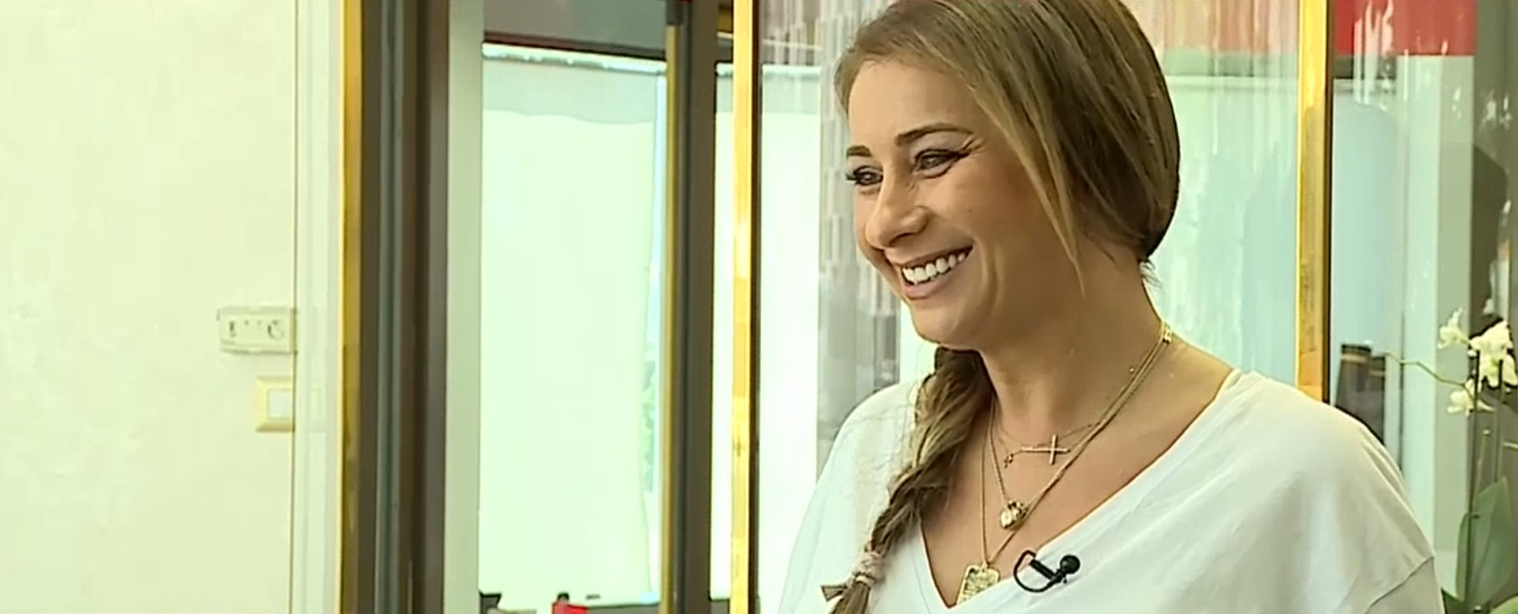 Anamaria Prodan a izbucnit în lacrimi în timpul primei apariții la TV, după ce i-a murit mama: „Vorbesc cu ea, vorbesc cu tabloul, serios!”