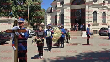 Cine a lipsit de la înmormântarea lui Ion Cernea, soțul Irinei Loghin ? Toată lumea i-a simțit absența