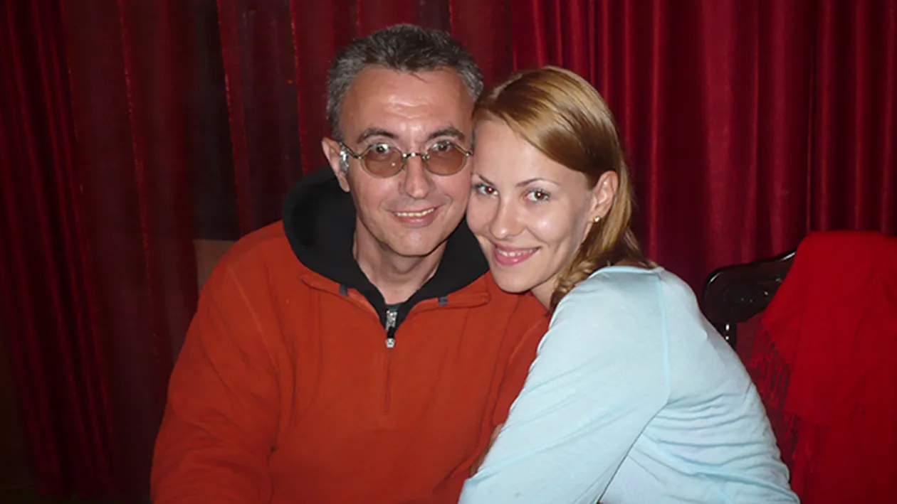 Fotografia asta l-ar putea costa casnicia! Dan Teodorescu a fost surprins alaturi de o domnisoara dezbracata