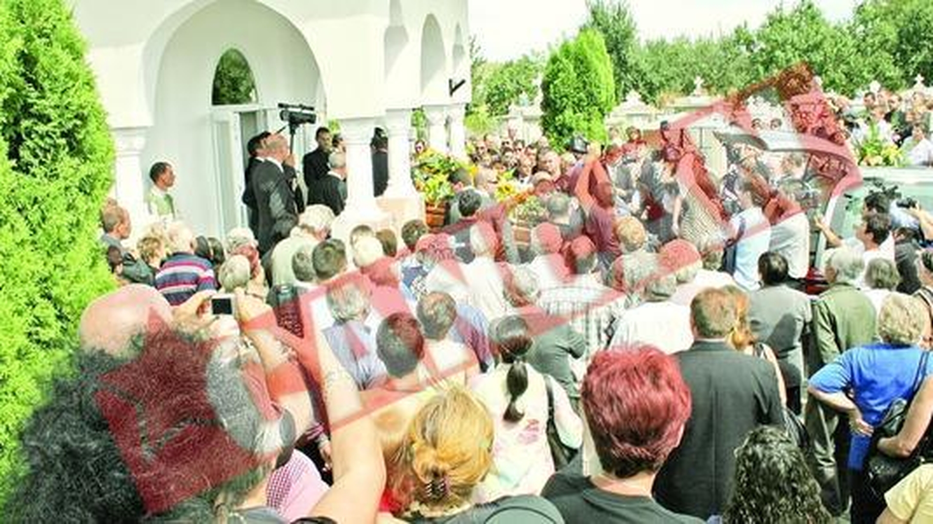 Mormantul miliardarului Dragan, pazit de bodyguarzi