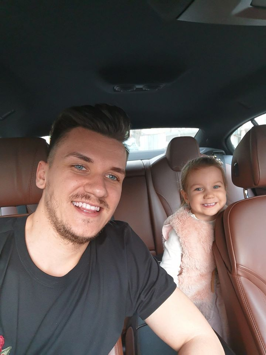 Andreea Tonciu se mândrește cu noua mașină! Câți bani a plătit pentru bolid de lux