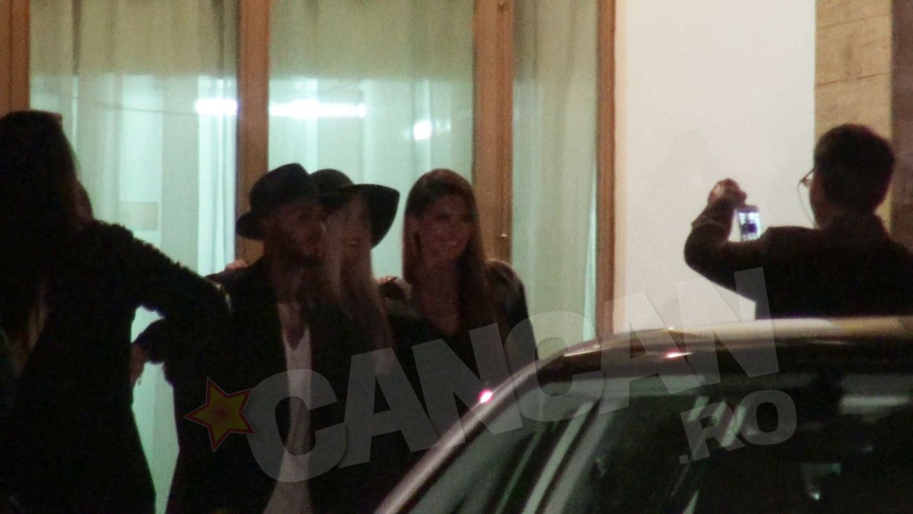 Cum i-au tratat fanii pe Antonia si pe Alex Velea, dupa un concert. N-ai sa ghicesti cine a fost asaltat de admiratori!