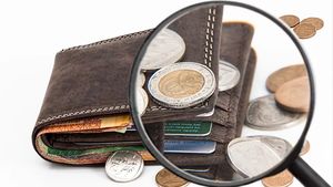 Curs valutar Banca Transilvania marți, 24 martie. Cât costă un Euro sau un Dolar la vânzare ori la cumpărare