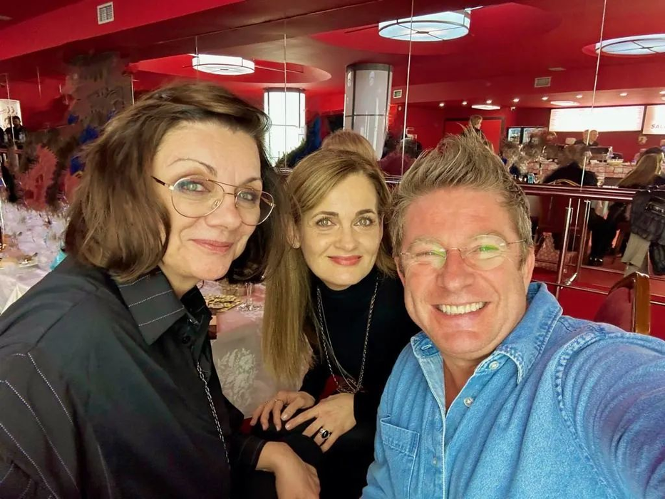 Pavel Bartoș alături de Carmen Tănase și Elvira Deatcu (Sursă:  Facebook)