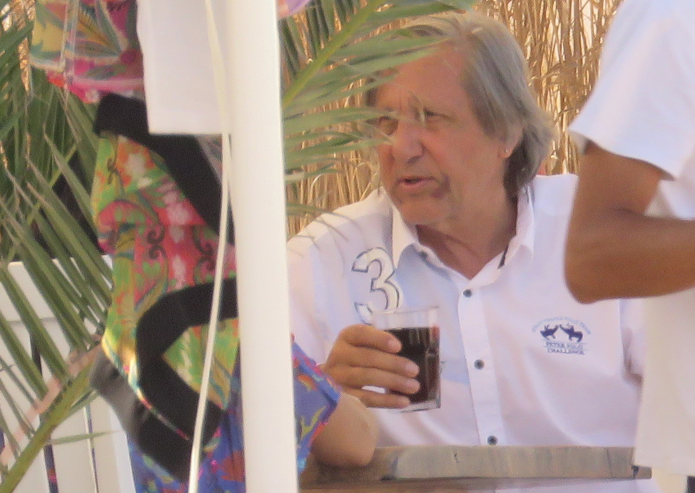 Ilie Năstase a apărut cu vânătăi pe plaja milionarilor