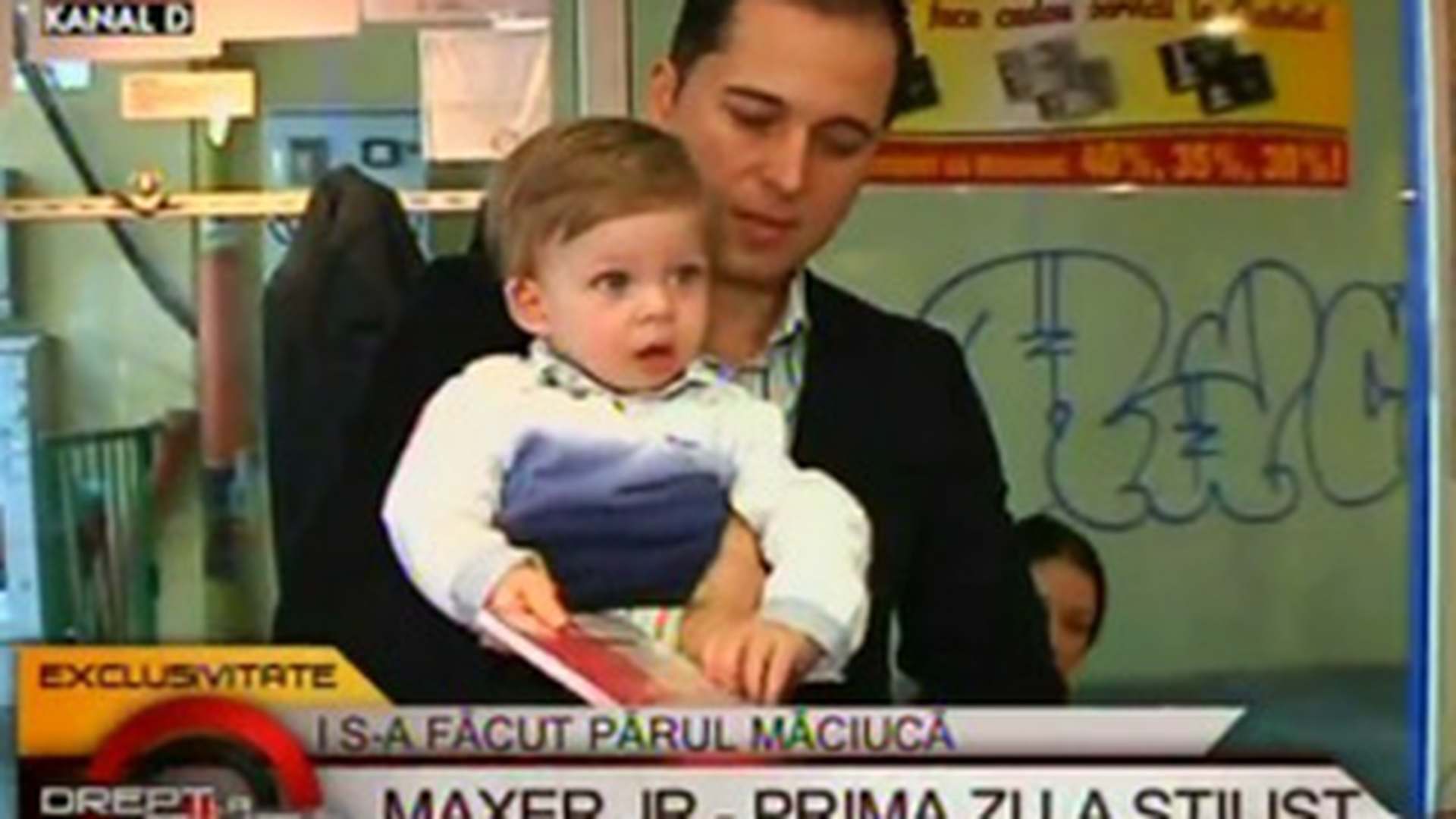 VIDEO Dinu si Deea Maxer si-au dus baietelul pentru prima data la stilist! Afla ce cariera isi doresc pentru Andreas!