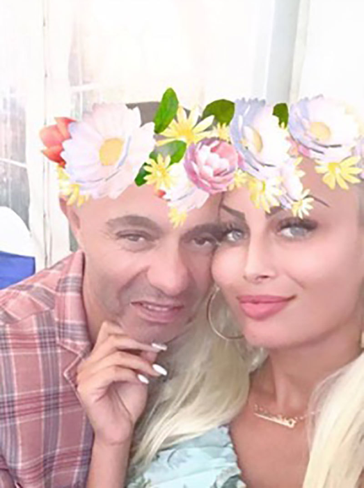 Nicolae Guţă s-a afişat cu o femeie la cinci zile după ce s-a spus că a fost găsit mort în apartament. Care a fost reacţia fanilor