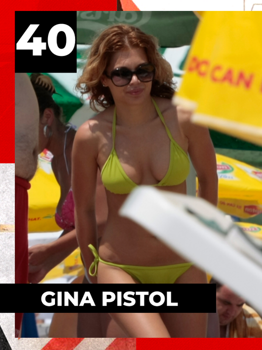 Top sexy-vedete de la noi, care au greșit mărimea slipului. Fanii de pe plajă au crezut că nu văd bine