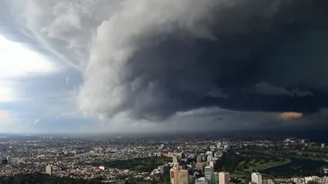 Cod galben de ploi torențiale pentru 31 de județe din țară