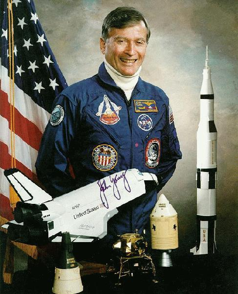 Doliu în SUA! Astronautul John Young, cu două zboruri spre Lună, a murit