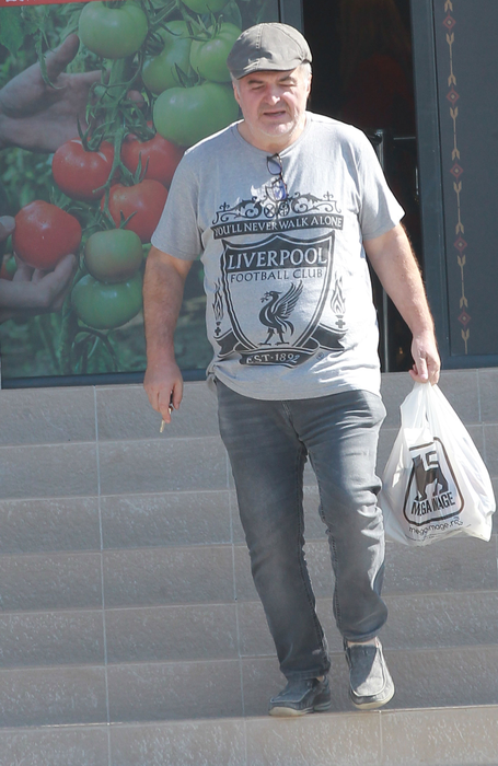 Florin Călinescu a ”vrăjit” o vânzătoare de la supermarket!