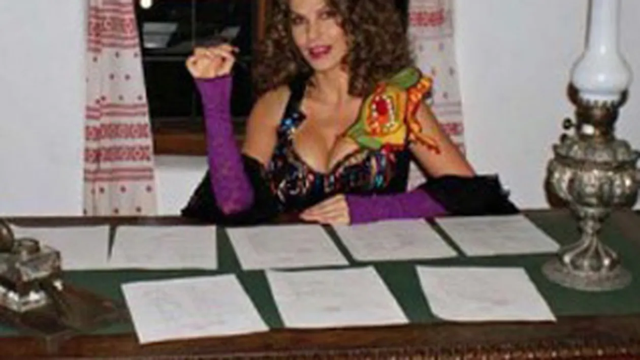 Anna Lesko a vizitat Casa Memoriala a lui Eminescu imbracata ca la concert! Uite ce decolteu generos a avut!