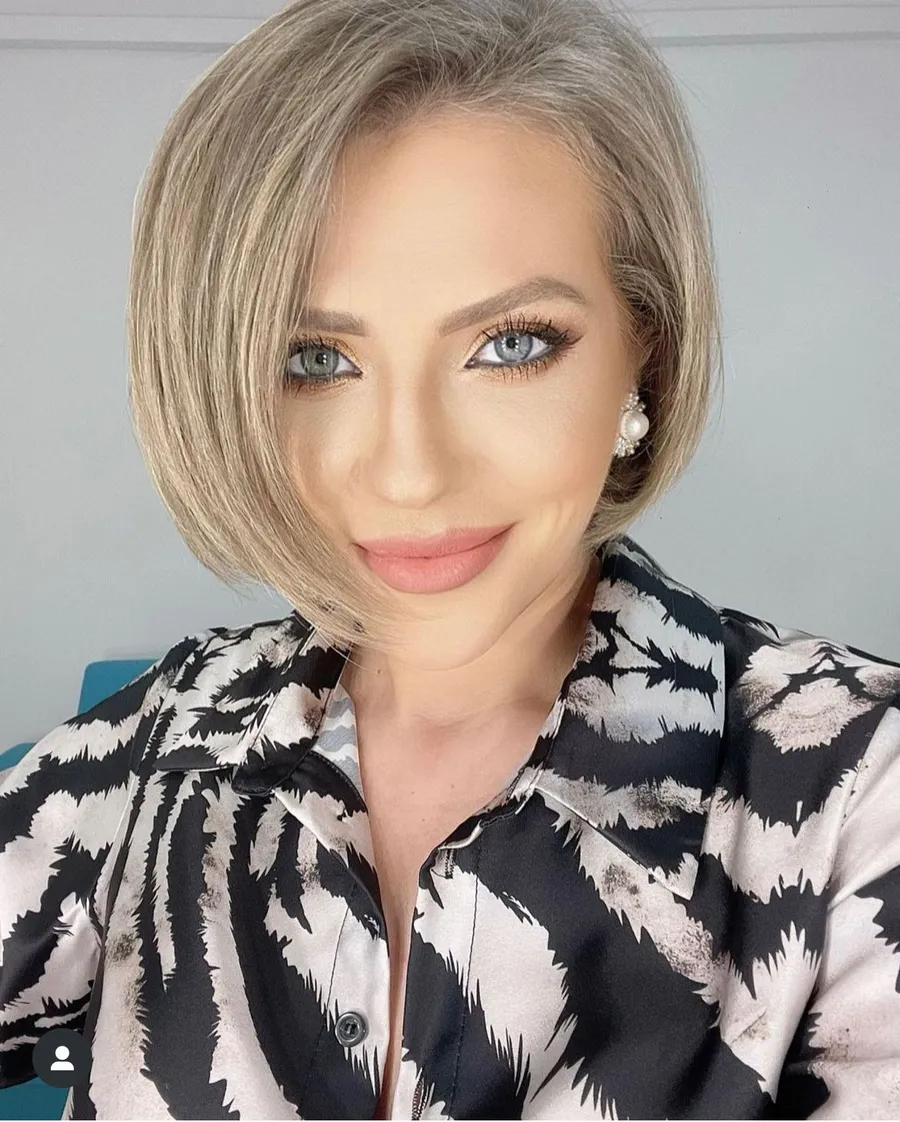 Mirela Vaida, prezentatoarea emisiunii "Acces Direct", de la Antena Stars