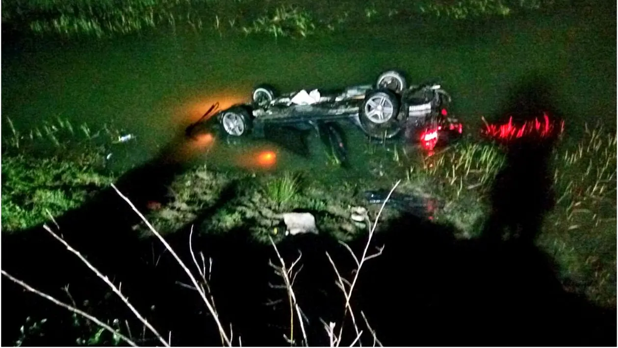 Accident în Teleorman! Un tânăr a plonjat cu mașina în râu și a ajuns în stare gravă la spital