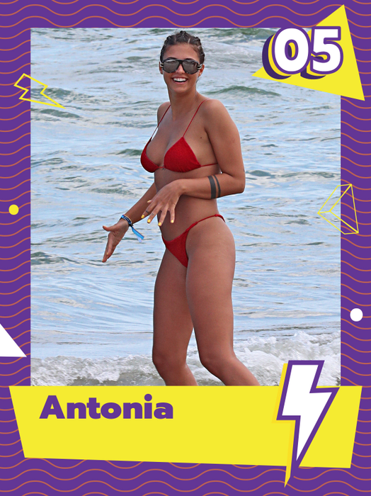Top 40 sexy-vedete în ipostaze super-provocatoare în public. Pe ce locuri “se bat” Bianca Drăgușanu, Antonia sau Daniela Crudu