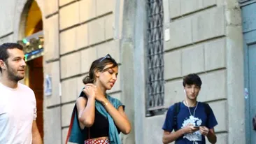 Când erau „doi amorezi” pe stradă: Matei Stratan și Mădălina Ghenea, fericire la braț și Italia în fiecare pas