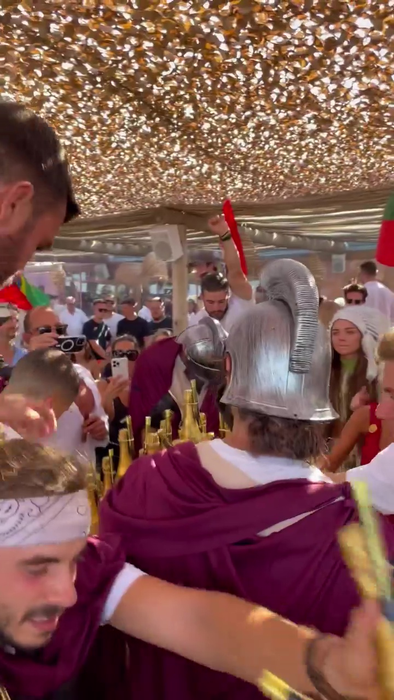 Julius Maximilian, încă o "aroganță"! A plătit 65.000 de euro pe șampanie, la Saint-Tropez