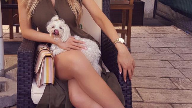 După ce mulţi au acuzat-o că nu e gravidă, BIANCA DRĂGUŞANU arată dovada! Uite cât de mult i-a crescut burtica