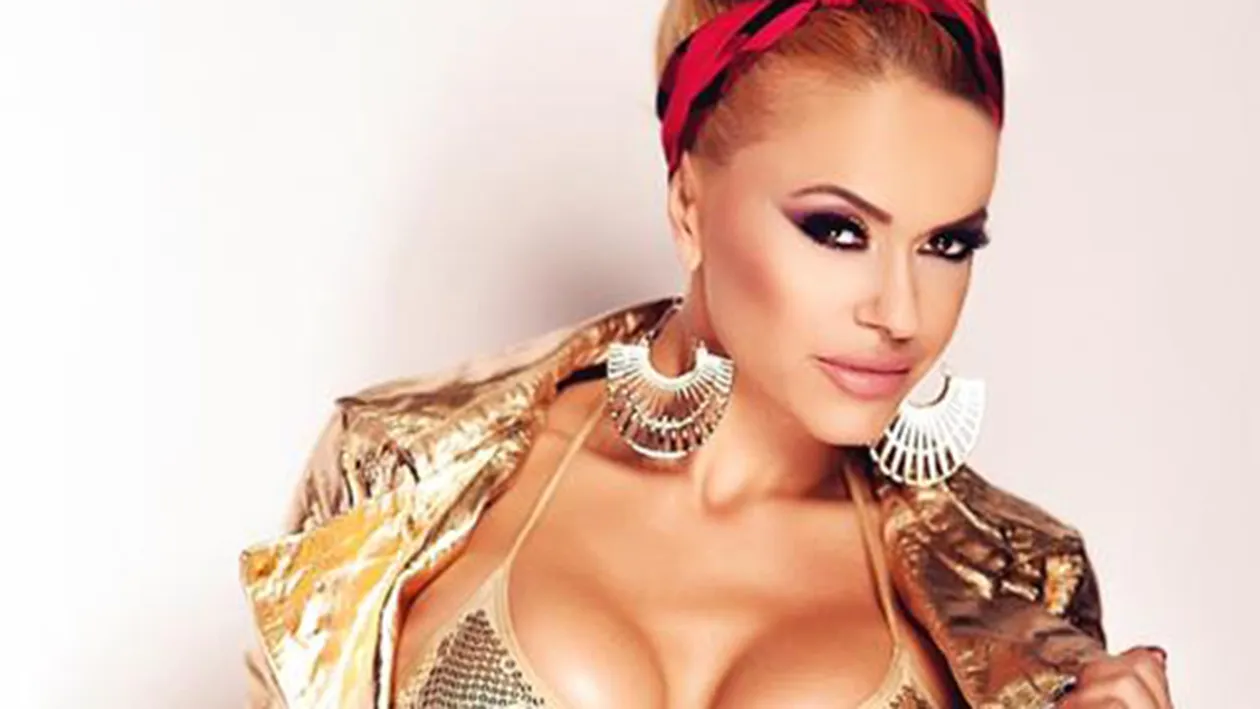 GAFA MONUMENTALA. Ce scrie pe invitatia de nunta a Andei Adam