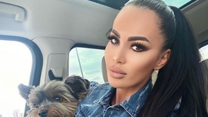 VIDEO / Bianca Pop a devenit spaima taximetriștilor. Ispita de la Insula Iubirii, „buricul” unui nou scandal: „Mă ameninți cu țiganii?”