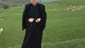 Decizia luată de Cristian Pomohaci, după ce a fost exclus din preoţie