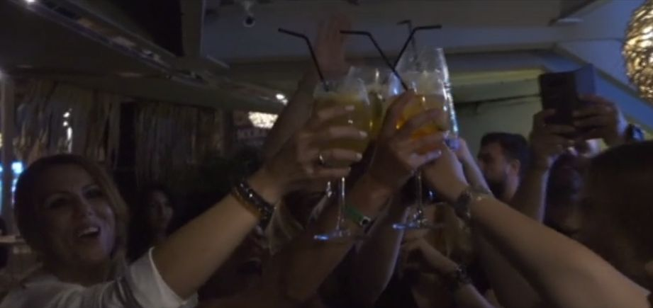Vama Veche practică prețuri ca-n Mamaia Nord. Cum s-au adaptat tinerii: „Băutura o iau din Bulgaria”