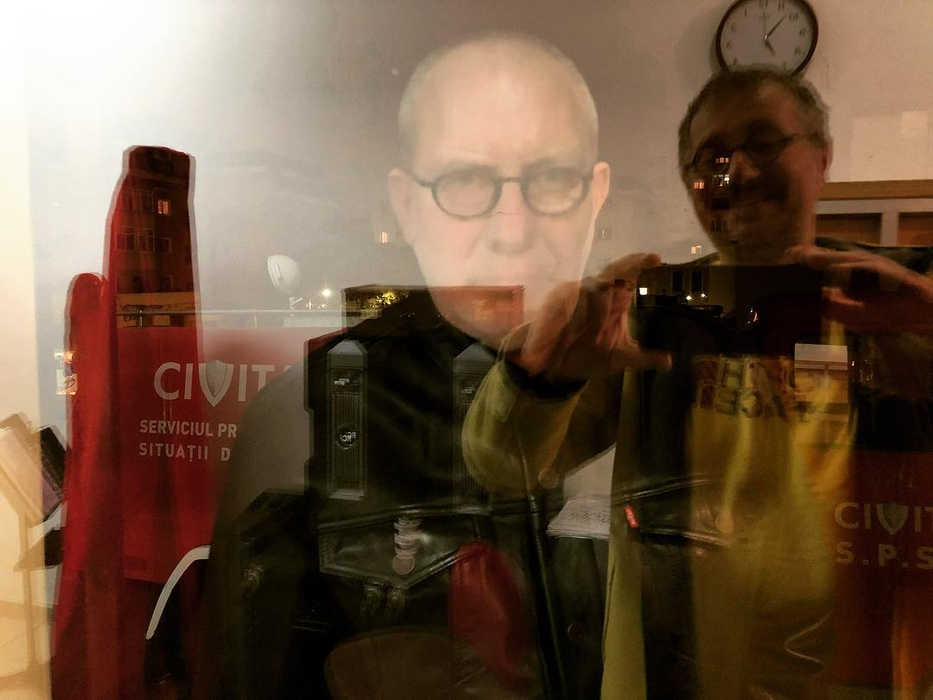 Florin Busuioc s-a fotografiat chiar înaintea spectacolului de la Craiova, altături de un coleg de scenă. “Eu râdeam, iar el…” Cum arăta vedeta PRO TV