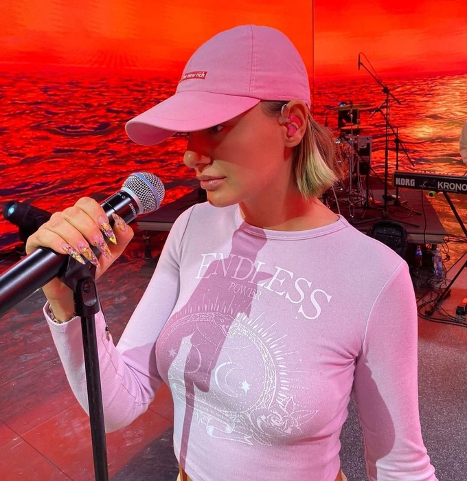 Alexandra Stan s-ar fi plâns  apropiaților că se teme pentru viața pentru ei