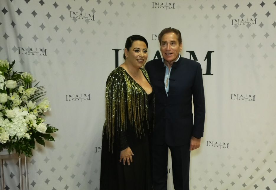 Cadoul inedit primit de Oana Roman de la Isa. Momente emoționante în fața lui Petre Roman