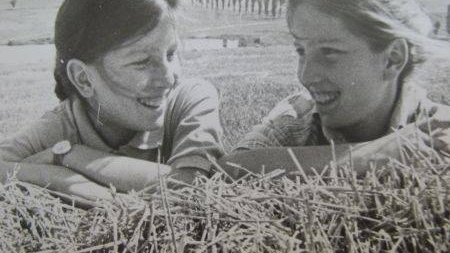 Siamezele anilor 80, disparute fara urma de un an de zile. Mama Linei si a Gherghinei crede ca fetele ei sunt moarte!