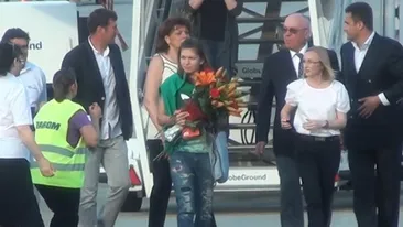 Brigada Simonei Halep, in actiune! Un alai de servitori a stat la cheremul campioanei la intoarcerea in tara!