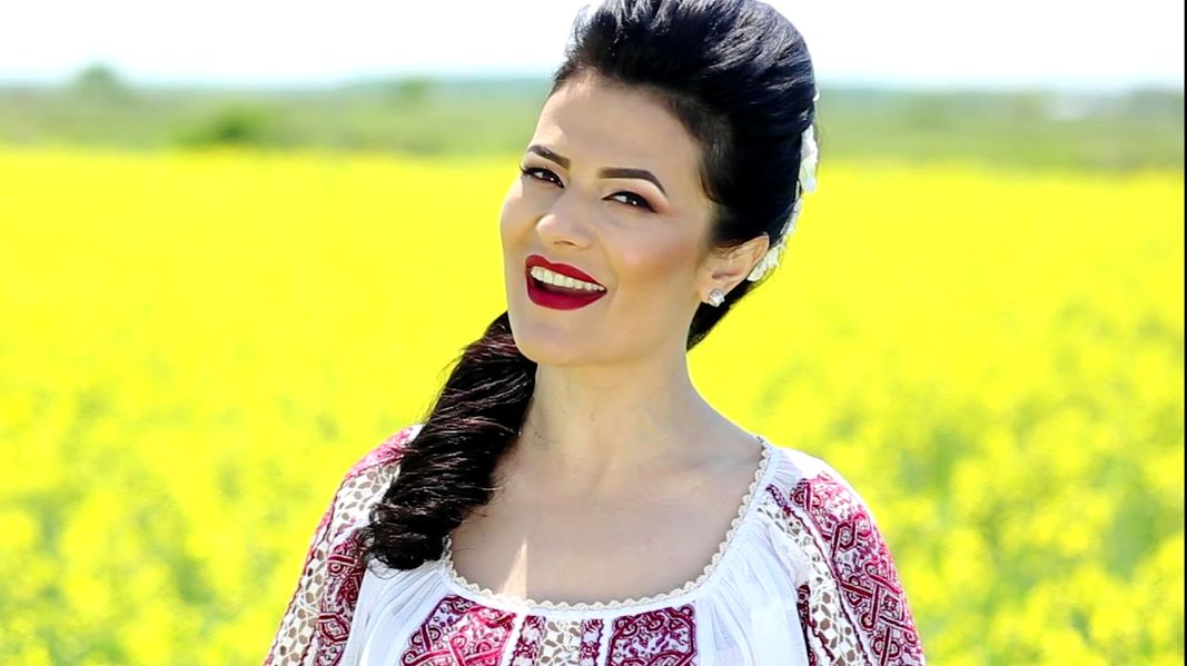 Olguța Berbec a născut! Interpreta de muzică populară a devenit mămică pentru a doua oară