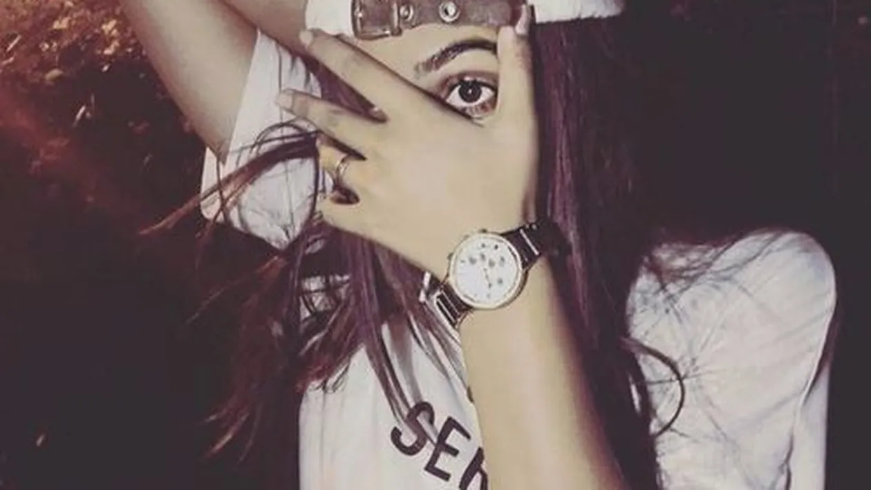 Fiica lui Adrian Minune, din nou singură! Iubitul a părăsit-o şi s-a afişat cu o altă fată