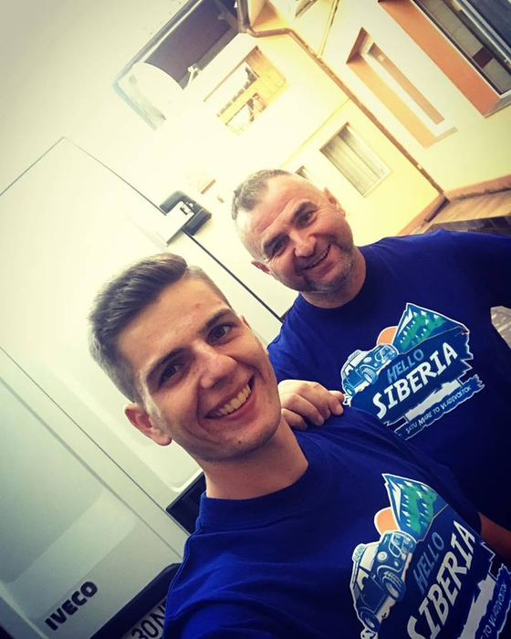 Tatăl și fiul pornesc în expediția vieții lor
